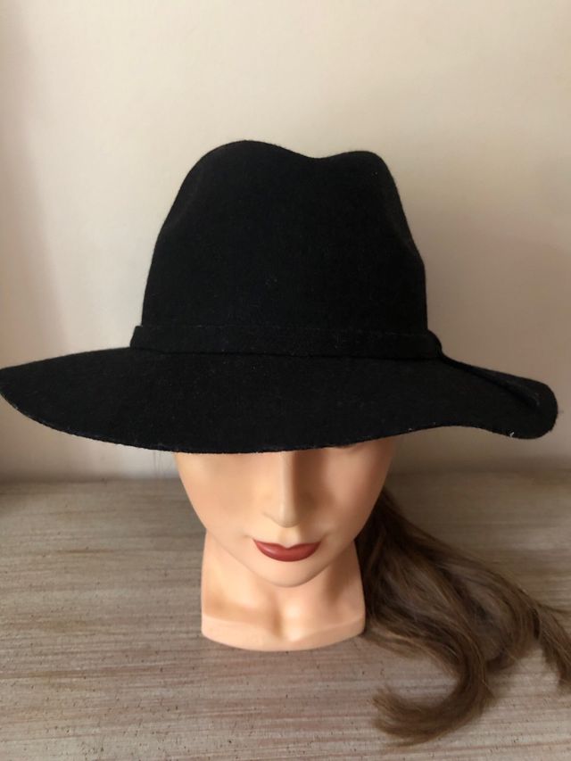 Cappello in lana nero, misura 58