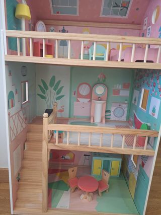 Casa de muñecas con muebles, marca janob