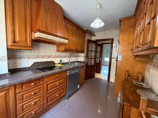 Cocina completa madera y electrodomésticos