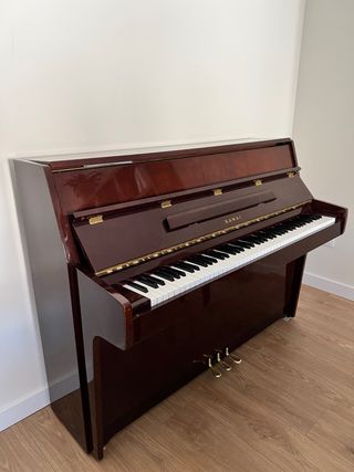 Piano de pared Kawai