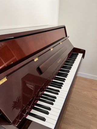 Piano de pared Kawai