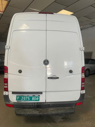 Mercedes-Benz Sprinter 2011
