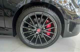 Abarth 695 2023/11 un juguete.