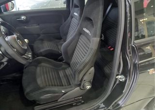 Abarth 695 2023/11 un juguete.