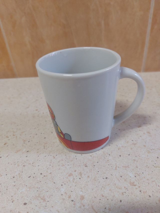 Plato y taza infantil con dibujo