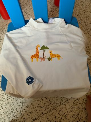 Camiseta protección solar infantil