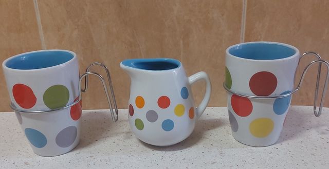 Juego 2 Tazas y Lechera Lunares