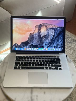 MacBook Pro 2015 con factura impoluto