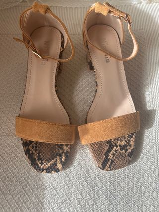 Sandalias T36 tacón estampado animal print