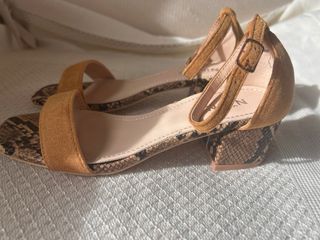 Sandalias T36 tacón estampado animal print