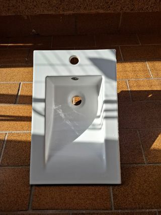 Lavabo de porcelana pequeño