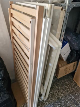 Cuna para bebé de madera y metal
