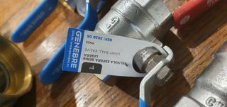 Llaves de esfera nuevas