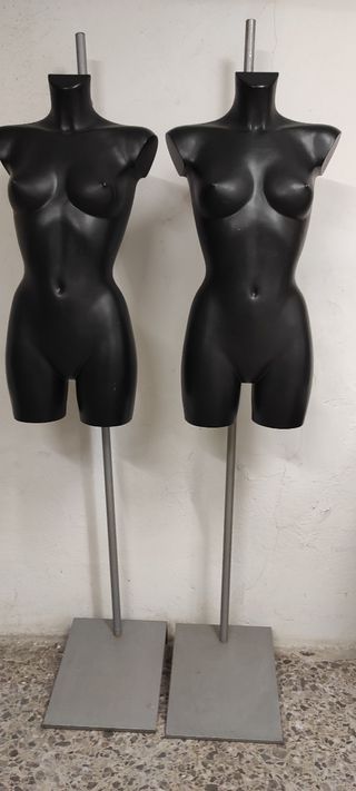 4 Bustos Maniquíes Negros con pie y 1 gris