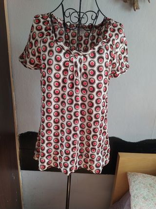 Blusón de raso con estampado