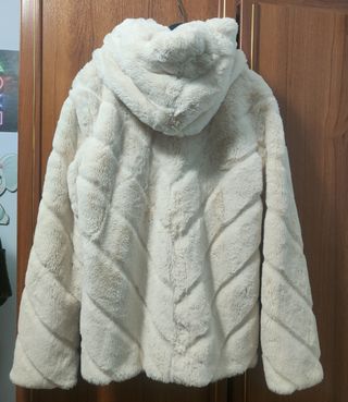 Chaqueta de pelo blanca