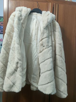 Chaqueta de pelo blanca