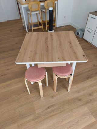 Mesa de cocina extensible con 2 taburetes