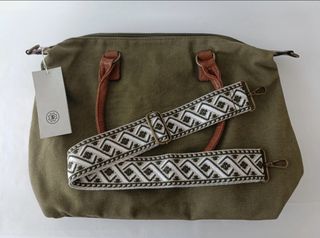 Bolso Universitario Verde con Correa 