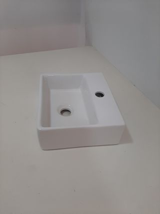 Lavabo de baño blanco