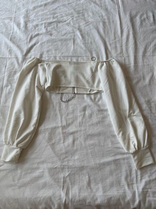 Top bianco manica lunga con catena