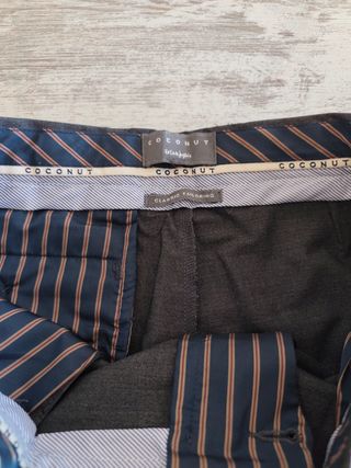 Pantalón corto gris, de coconut, talla 10-11. 