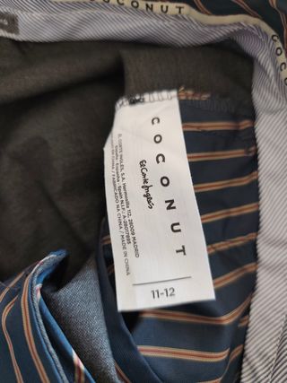 Pantalón corto gris, de coconut, talla 10-11. 