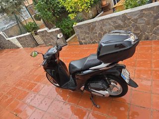 Moto Honda sh 125i.