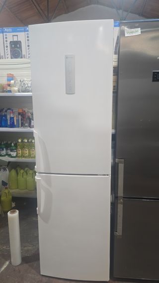 Frigorífico vertical blanco