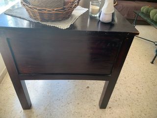 Mesa de estudio de madera antigua