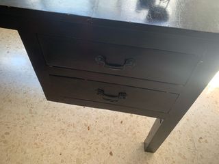 Mesa de estudio de madera antigua