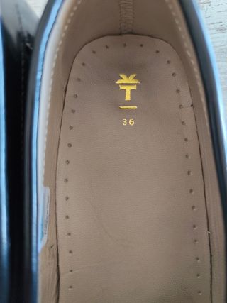 Zapatos de comunión negros talla 36. Usados 2h.