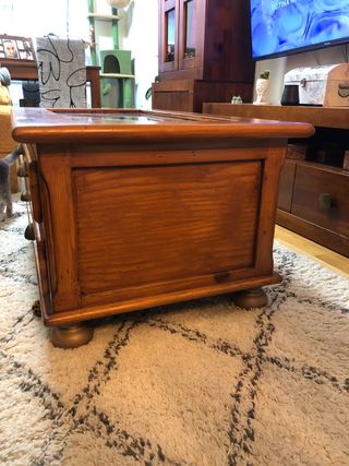 Mesa de centro con detalles de conchas