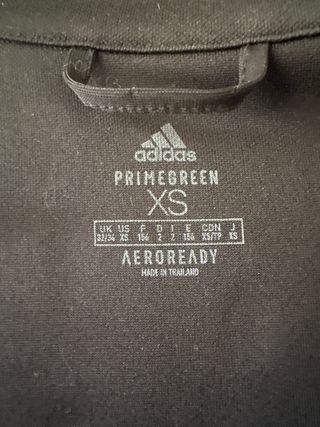 Chaqueta deportiva Adidas negra