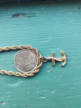 Colgante Ancla chapado en oro de 18k
Sin usar