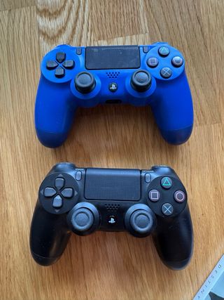 PS4 PlayStation 4 PRO 1TB + 5 Juegos + 2 mandos 
