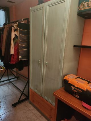 Armadio a 2 ante beige e arancione