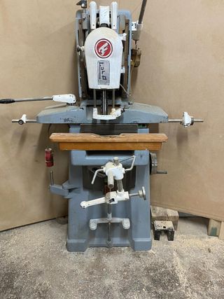 Maquinaria de carpintería.