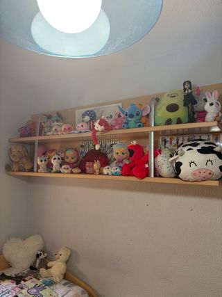 Estantería de madera y tela