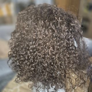 Nueva a estrenar 
Peluca Oncológica Pelo Humano Ca