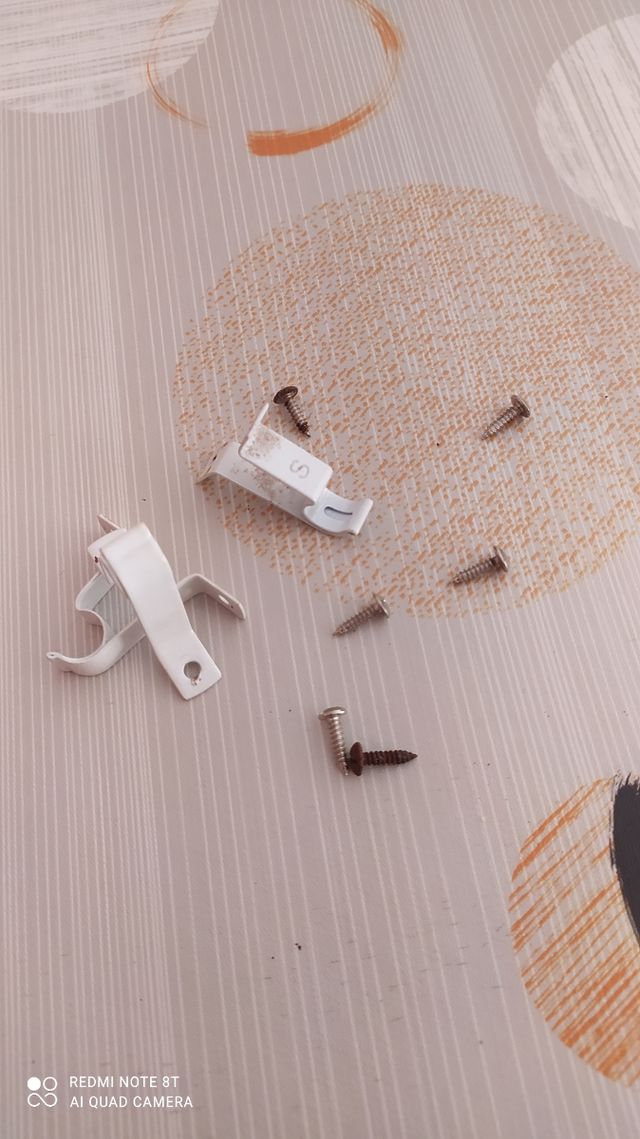 DUE TENDE, TENDE BIANCHE MOLTO SOTTILI CON BORDI