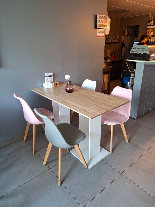 7 Mesa y 14 Sillas Comedor NO SE VENDE POR SEPARAD