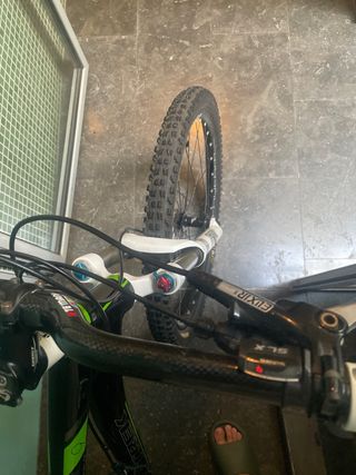Bicicleta Trek con doble suspensión 