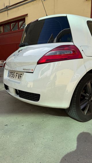 Paragolpes Trasero Megane 2 RS