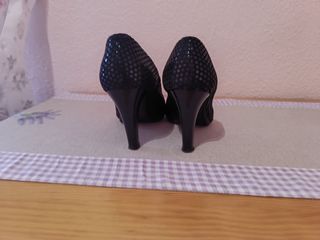 Zapatos de tacón marca Pitillos Negros Talla 37. 