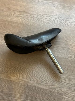 Sillín Banana Negro