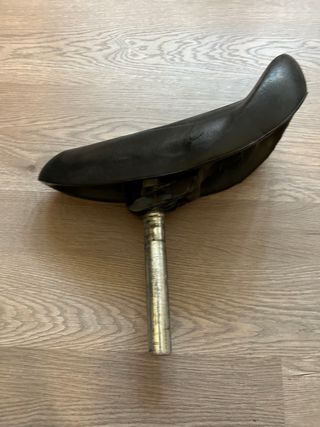 Sillín Banana Negro