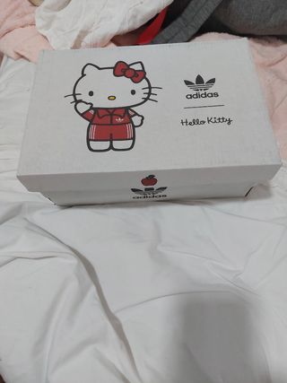 Zapatillas Adidas Edición Limitada Hello Kitty