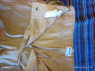 Pantaloni beige con cintura