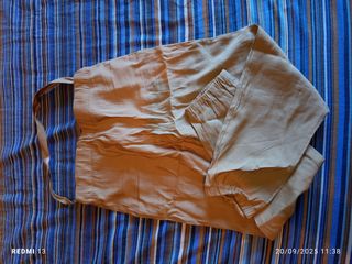 Pantaloni beige con cintura